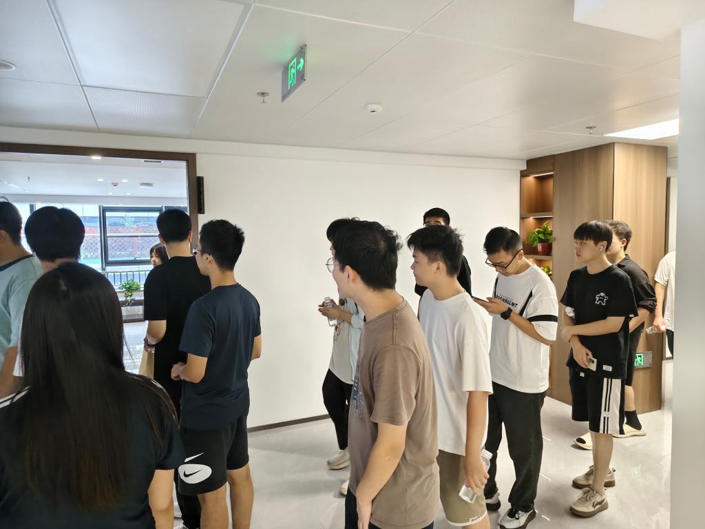 参观学生